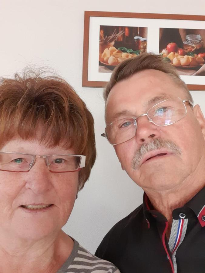 Appartement Der Kleine Bauernhof Keine Arbeiter Zadnych Pracownikow à Lubiatow  Extérieur photo